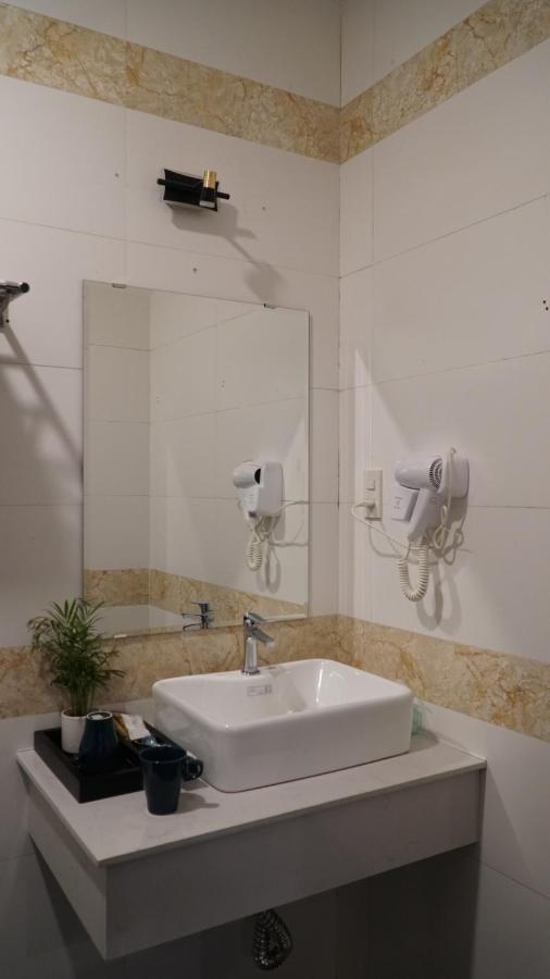 Bros Hotel Ho Chi Minh City Exterior photo